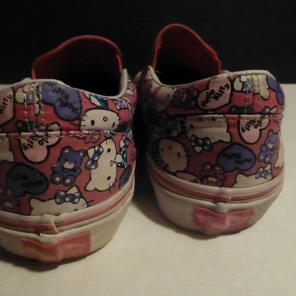HELLO KITTY VANS SPEC EDITION PINK SLIP ONS - Picture 3 of 8